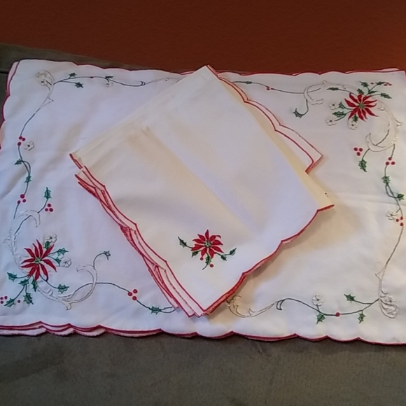Holiday Christmas Placemats And Napkins Set Of 4 Never Used Poshmark